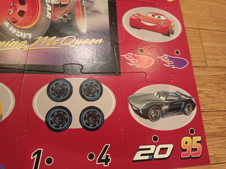 Interaktywna mata Clementoni giga puzzle xxl Auta Cars Zygzak McQueen