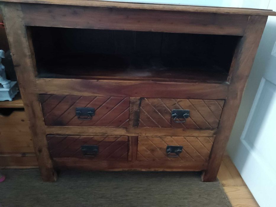 Movél Rústico de TV