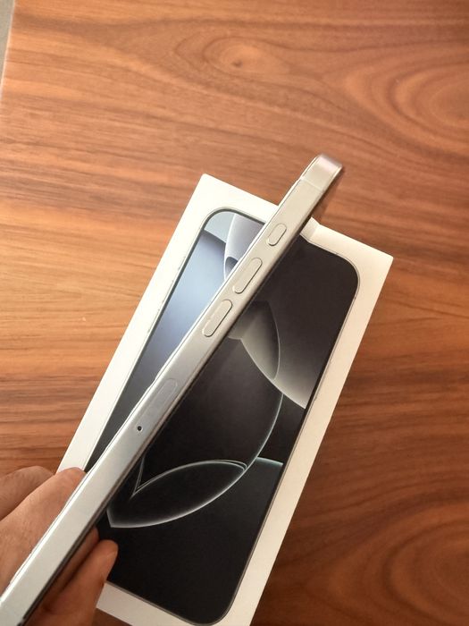 iPhone 16 Pro Max 256Gb - Branco