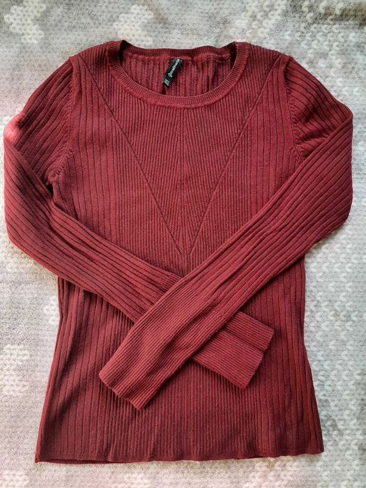 Bordowy sweterek Stradivarius r. S