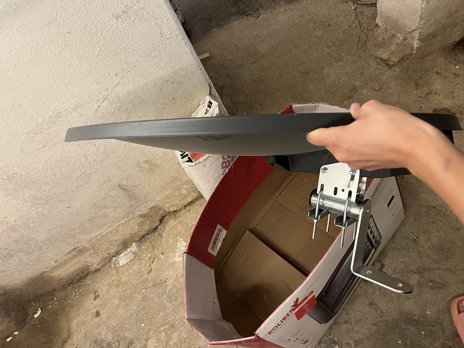 Granatowa antena czasza /dysza satelitarna talerz 80cm