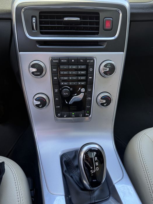 Volvo V60 T5 Platinum 2017