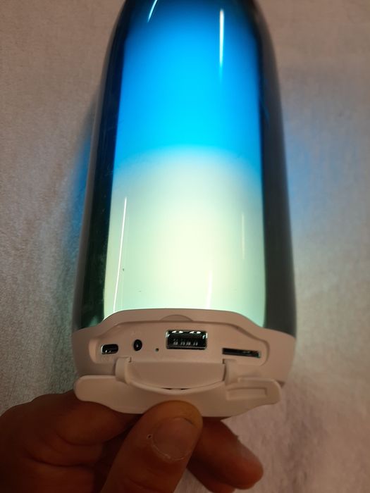 Coluna Bluetooth HOCO HC8 LED RGB Portátil – Excelente Estado