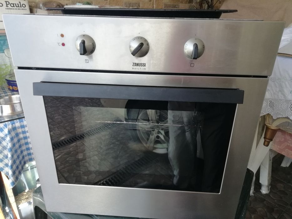 Forno Zanussi de Encastre Estado Impecável Como Novo
