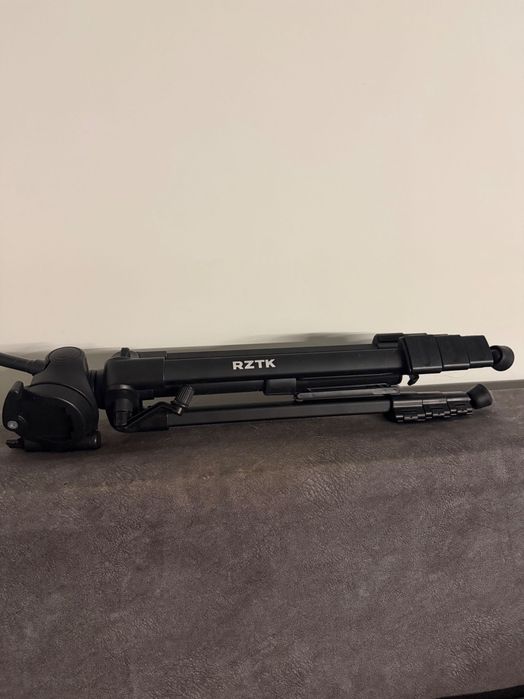 штатив RZTK Tripod Stand