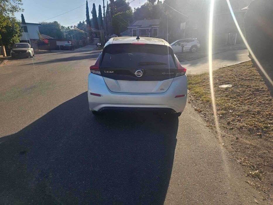 Nissan LEAF      2018