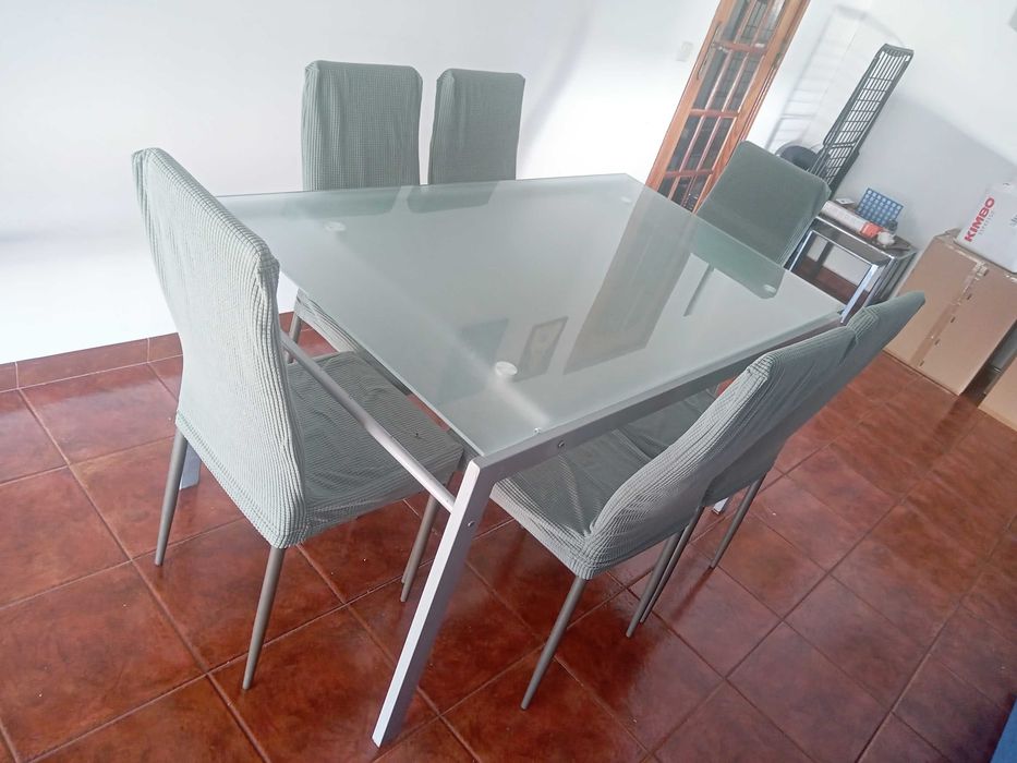 Conjunto de Mesa e 6 Cadeiras de Refeição