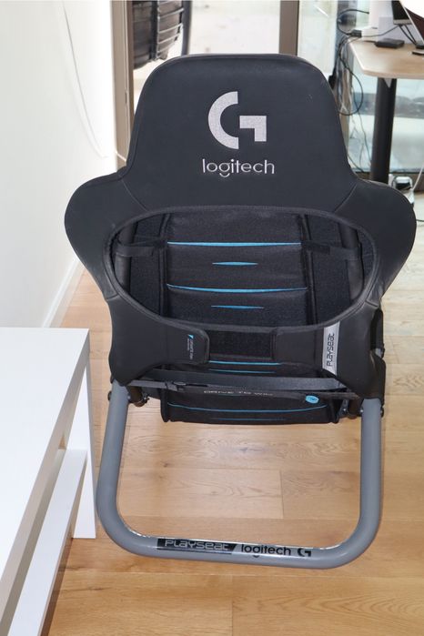Kit Simulação de Corrida Logitech G PRO + Playseat Trophy