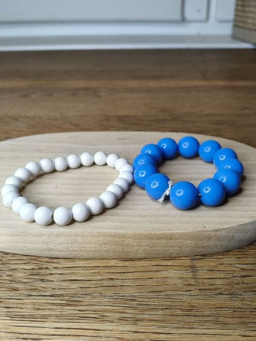 Bransoletki z tworzywa z okresu PRL 185