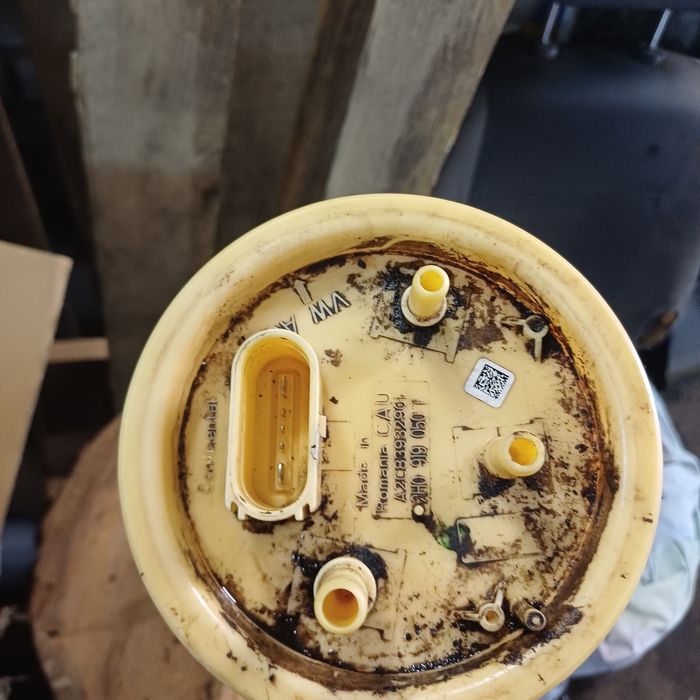 Бензонасос аригинал Амарок 2016 ,2.0 диз