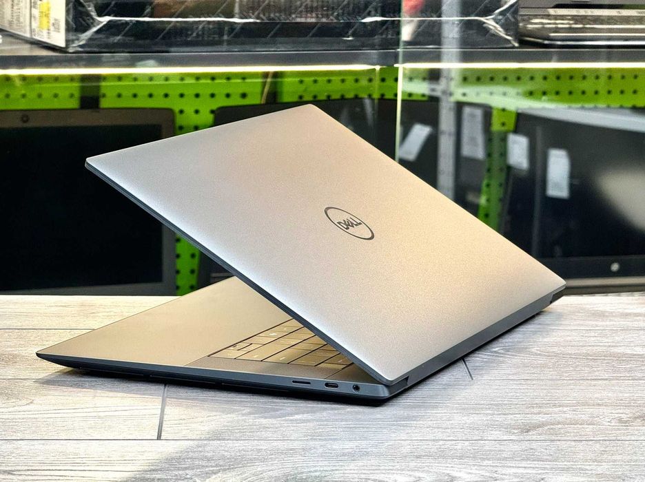 ТОПОВА КОМПЛЕКТАЦІЯ! Dell XPS 9640 / Ultra 9 / DDR5 64Gb / SSD 4Tb / RTX 4070