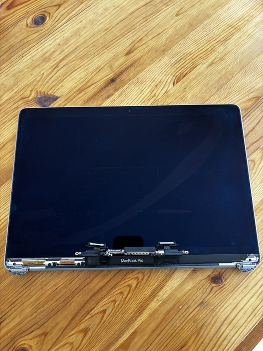 MacBook Pro кришка, на запчастини