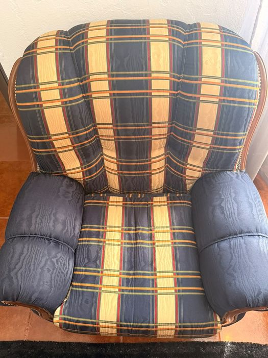 Sofá cama e 2 poltronas/cadeirões
