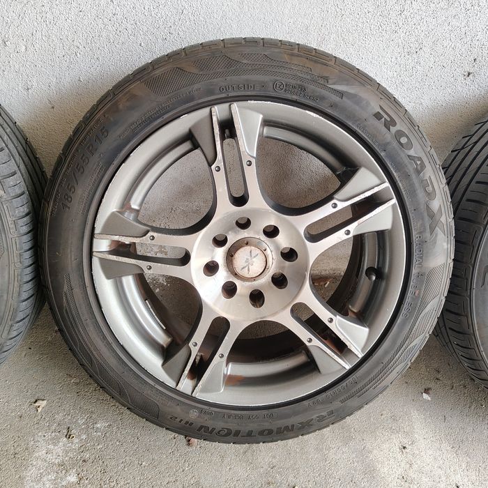 Vendo jantes 15 com pneus novos