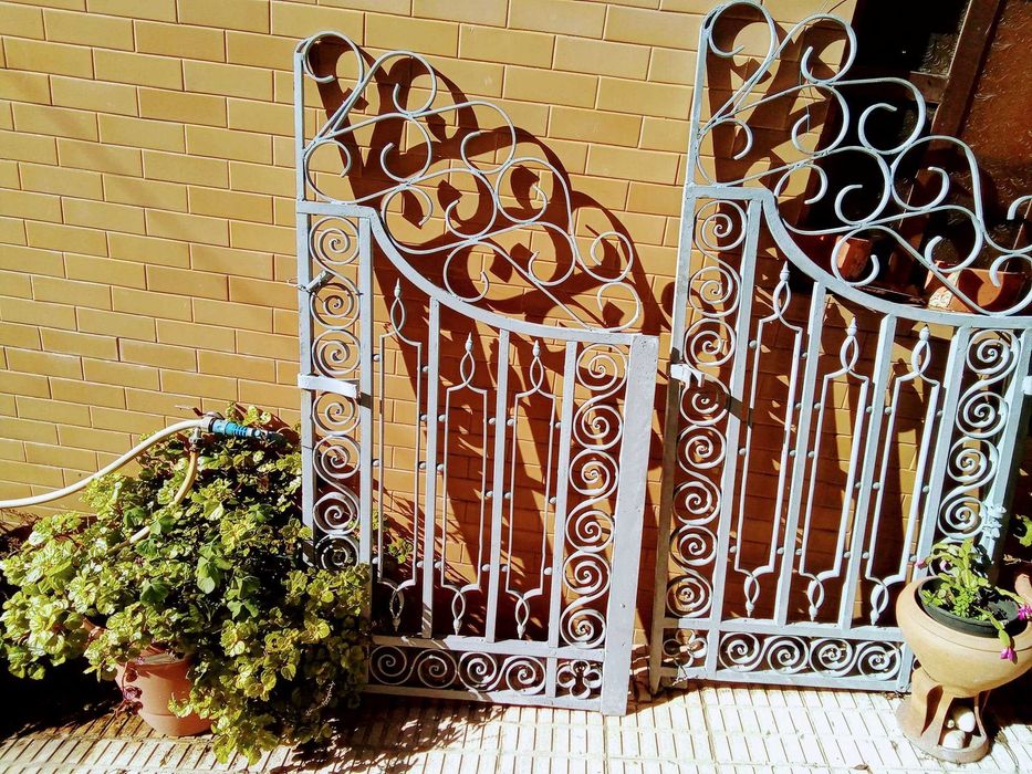 Novo PRECO   Portão e grades  ferro tratadas e  decapadas e so pintar