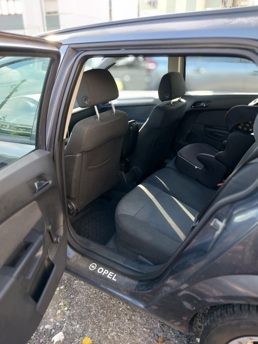 Opel Astra Caravan 1.3CDTI