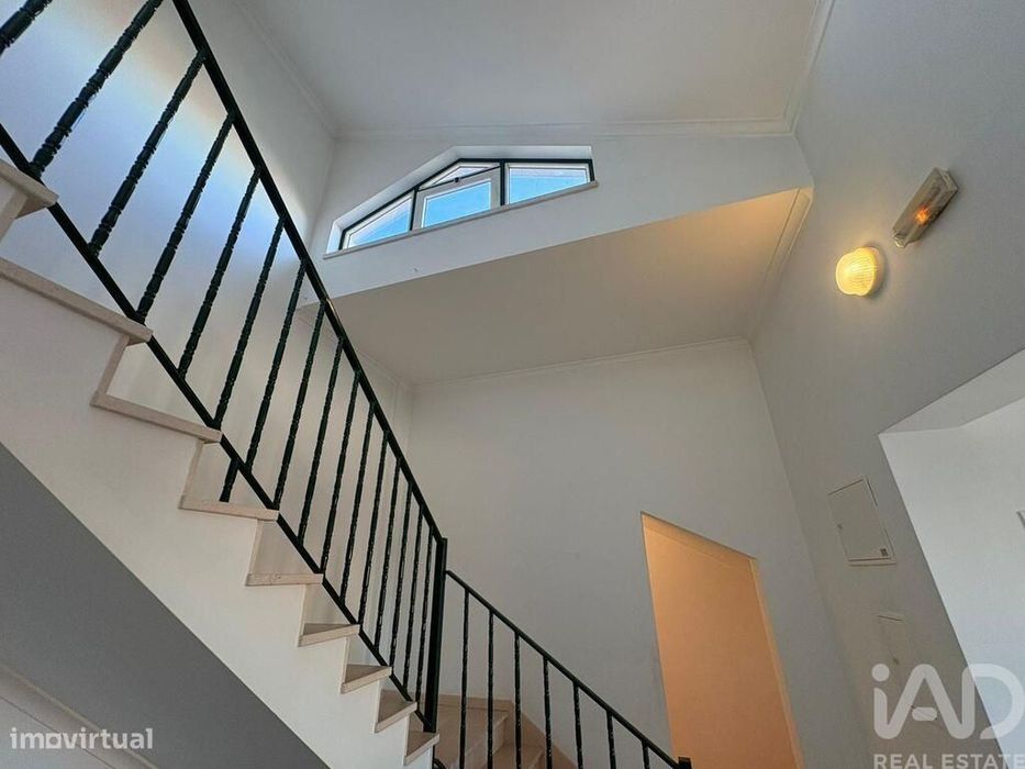 Apartamento T2 em Almeirim de 163,00 m2