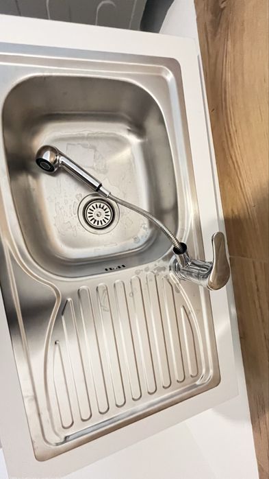 zlew nowy z wyciąganą  sluchawką