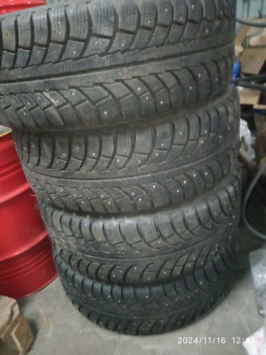 Продам зимнюю резину шиповану Matador 195/55/R16 из дисками