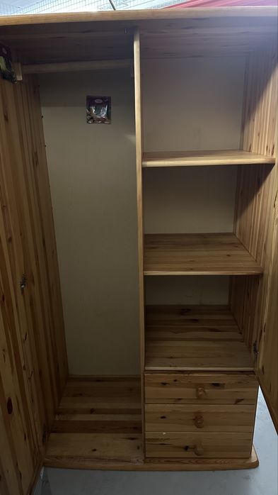 Szafa sosnowa duża – lite drewno