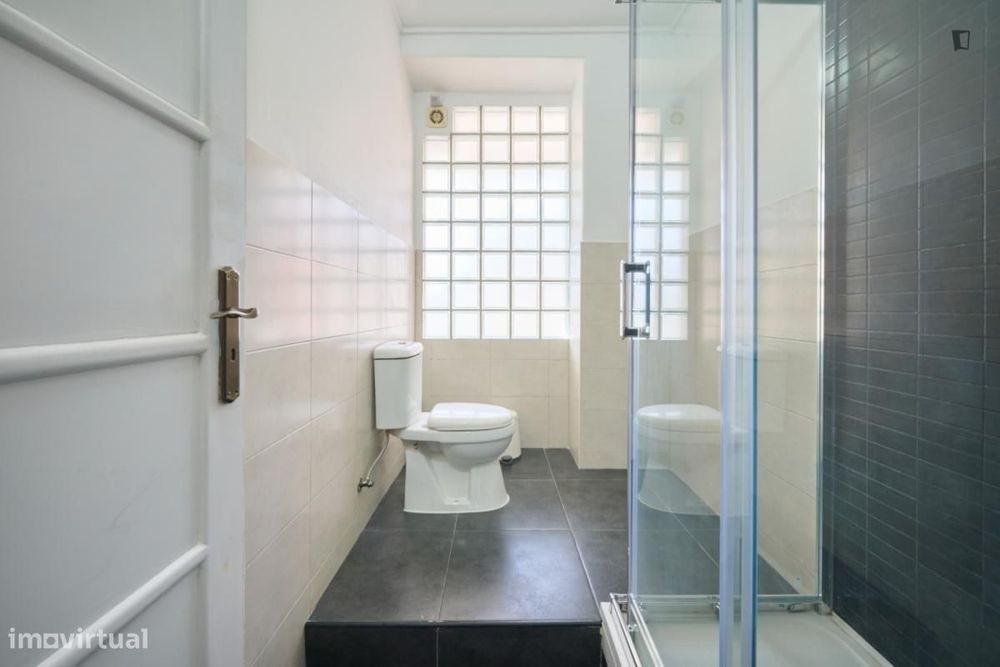 Quarto - localizado em Saldanha Lisbon