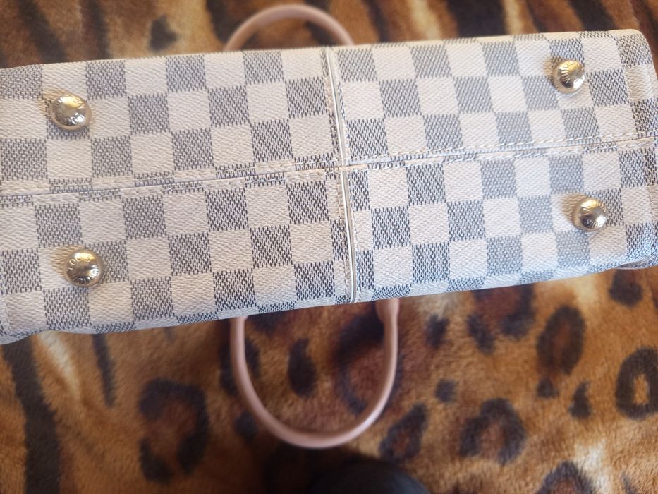 Сумка LOUIS VUITTON paris в ідельному стані орігінальна з бірками дефектув немає ціну придлагайте