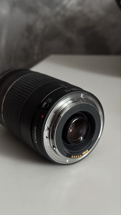 Зум об’єктив Canon EF 75-300mm f/4-5.6 III USM