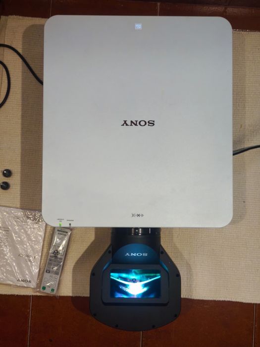 Projetor Profissional Sony VPL-FH60