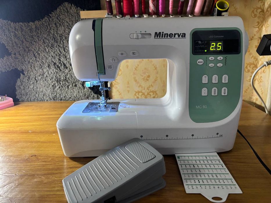 Швейна компьютеризированная машина MINERVA MC80