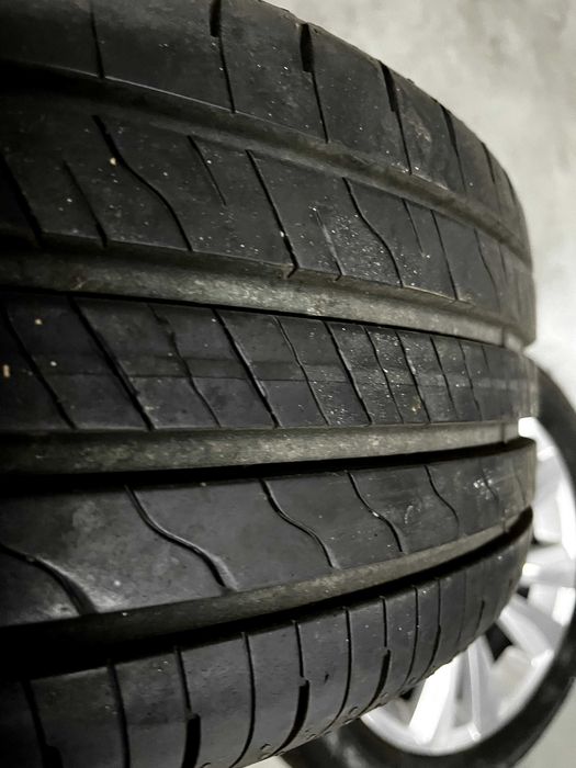 Jantes Volkswagen Golf 7 com 4 pneus novos Goodyear Efficientgrip Performance2 205/55 R16 91 V
