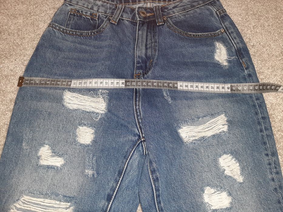 Джинси МОМ в легкі пориви