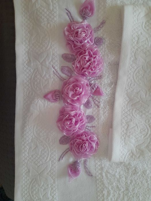 Conjunto 3 toalhas boradadas à mão