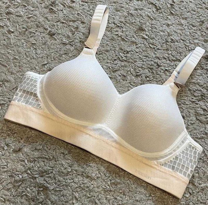 Оригинал.спортивный,новый бюстгальтер triumph triaction hybrid lite