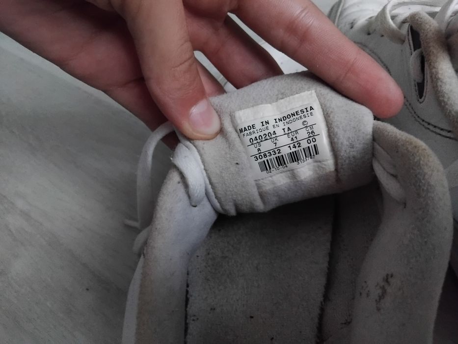 Білі кросівки Nike