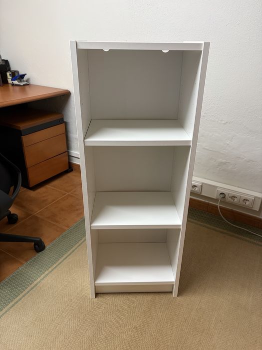 Estante branca IKEA
