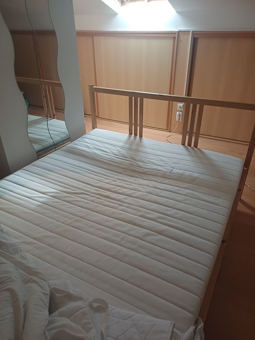 Cama de casal do ikea