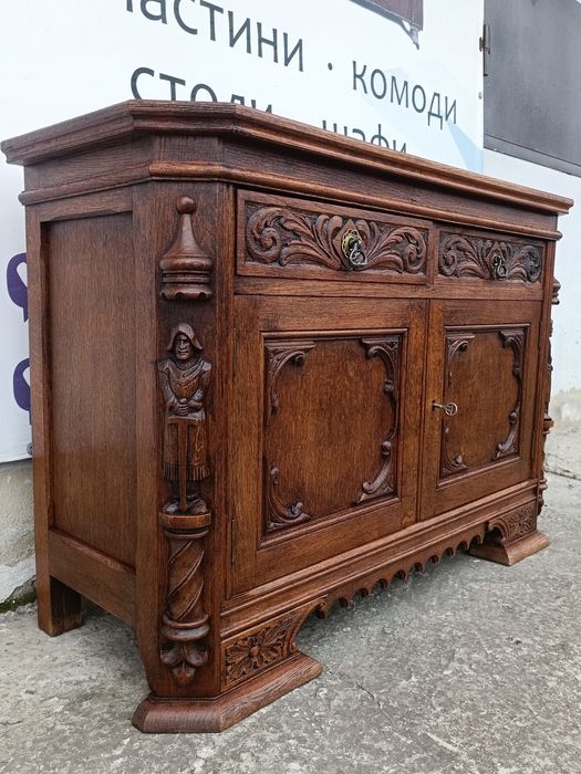 Комод дубовий різьблений