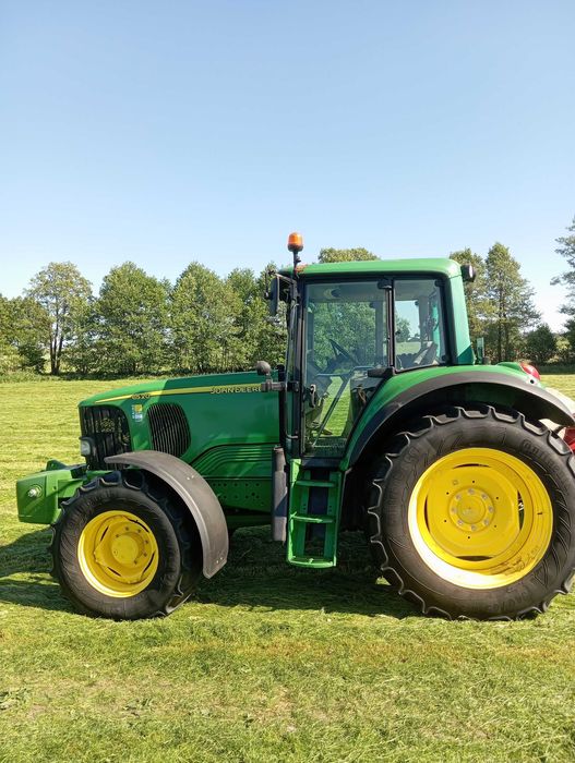 John Deere 6520 .