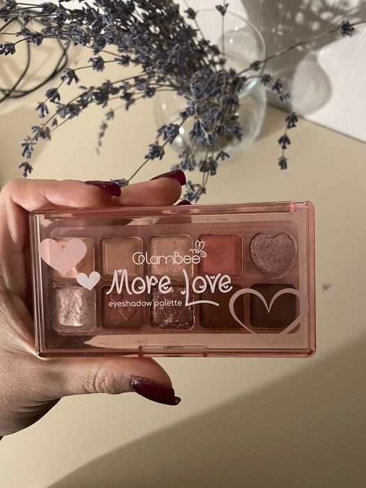 Палетка тіней від glambee