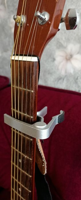 Каподастр для гітари Зелений