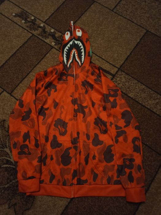 БЕЙП червоний с папга,СРОЧНО