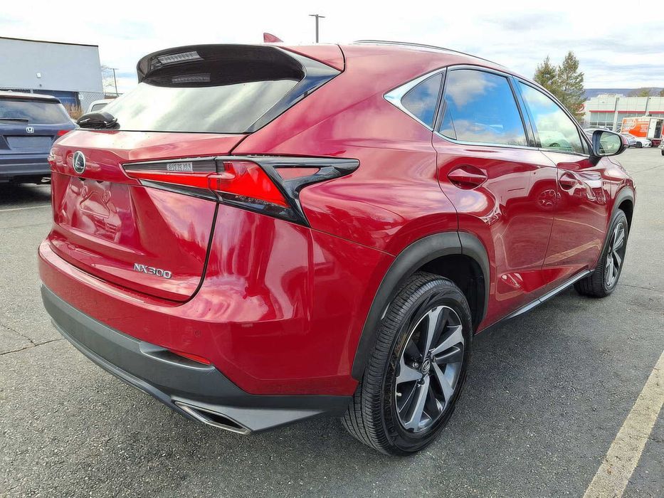 Lexus NX      2018