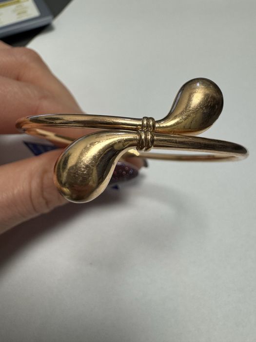 Золотой краслет капля