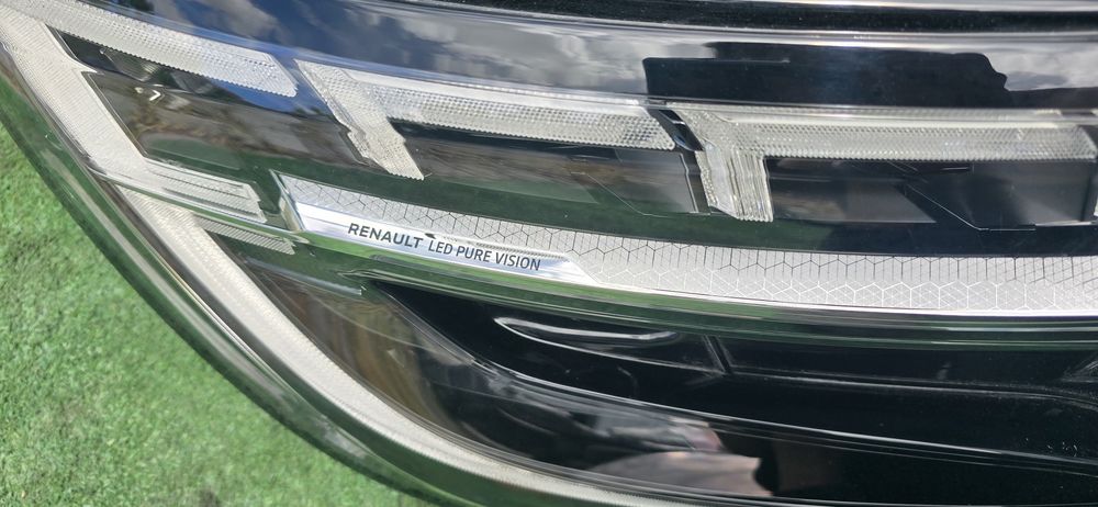 Ótica Direita Full LED Renault Austral (2022-2026) HELLA - Como Nova