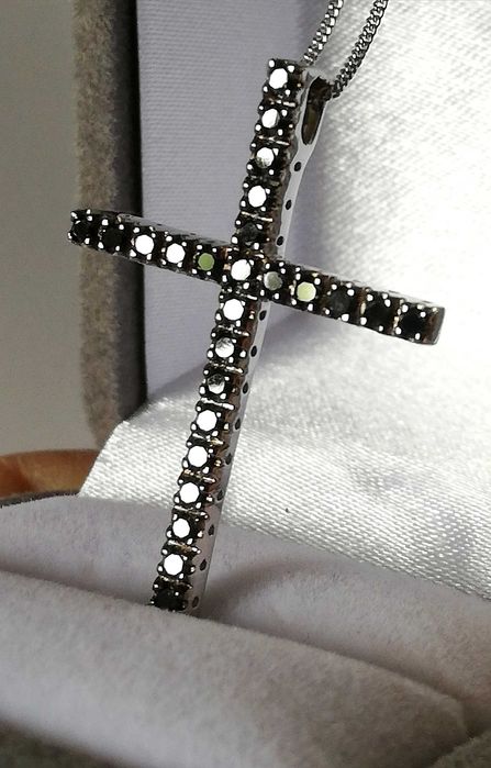 WŁOSKI złoty krzyż czarne brylanty,łańcuszek Białe złoto Certyfikat