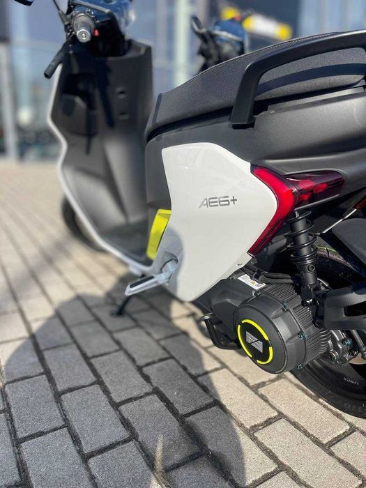 ZEEHO AE6+ (1 battery)