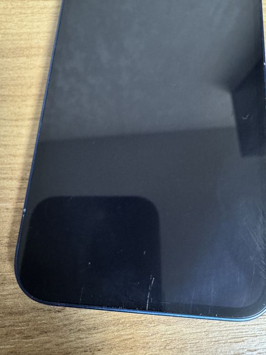 Айфон 12 в хорошем состоянии