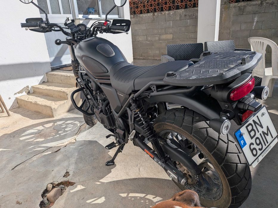 Honda CL 500 Setembro 2024 apenas 3687Km sistema localização MapIt (210€).  Mota de garagem como nova apenas um proprietário. Preço: 5,710€ sem extras