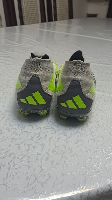 Футбольні бутси Adidas Predator