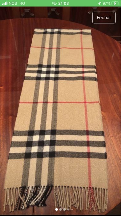 Vendo Cachecol Burberry novo
